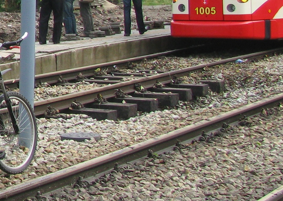 podmyte tory tramwajowe